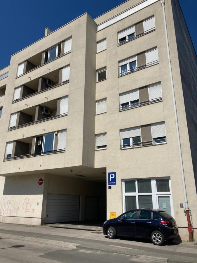 Apartment Maris - Free Parking 萨格勒布 外观 照片
